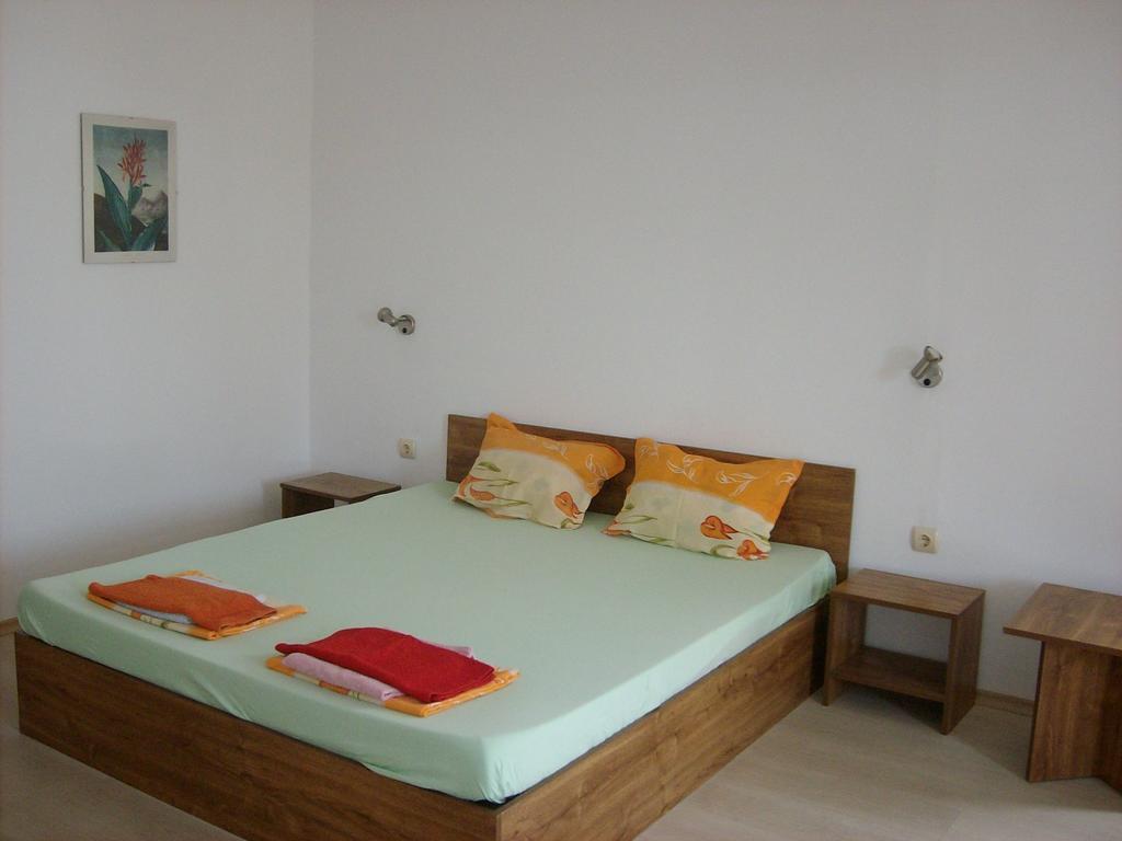 Hotel Neven Primorsko Pokoj fotografie